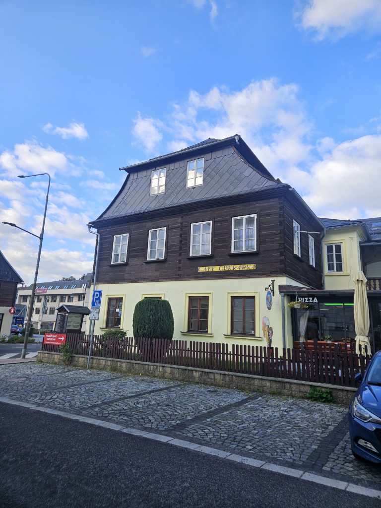 Novy Bór budynek