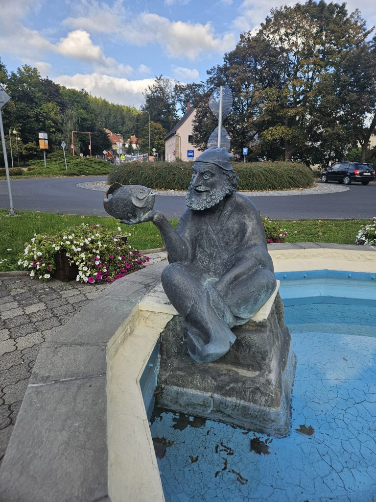 Nowy Bór rzeźba rybaka
